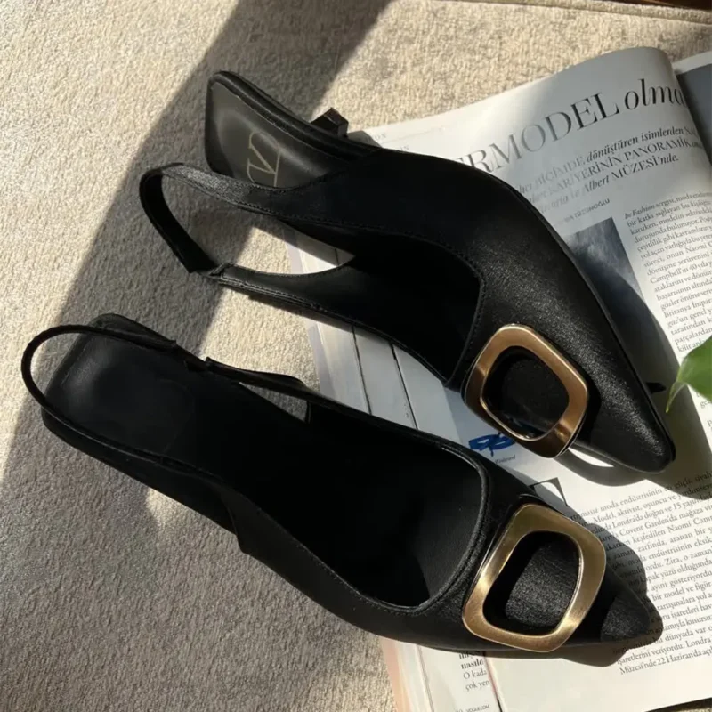 کفش پاشنه کوتاه کد 8027
